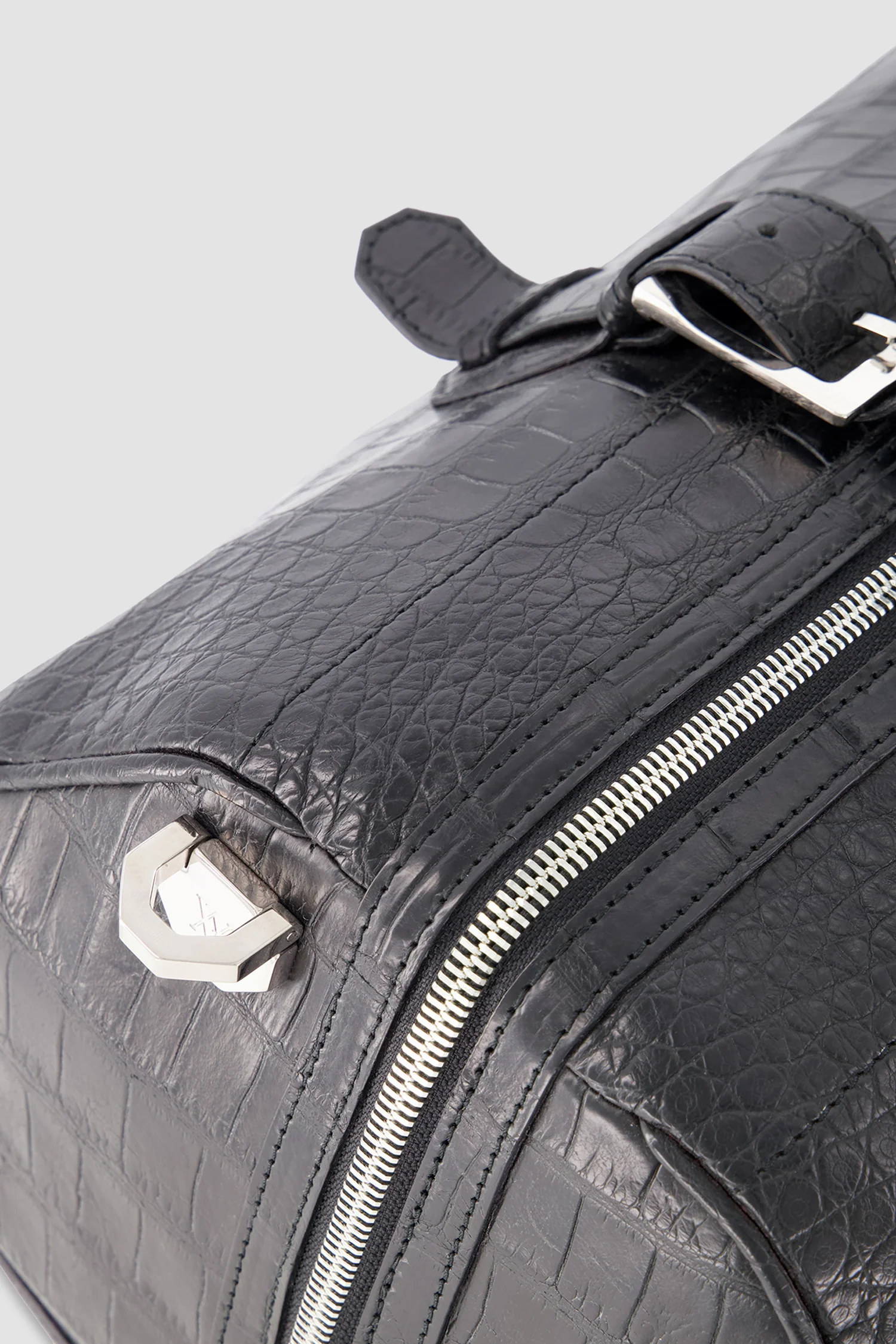 Artioli Alligator Duffel Bag - Image 4