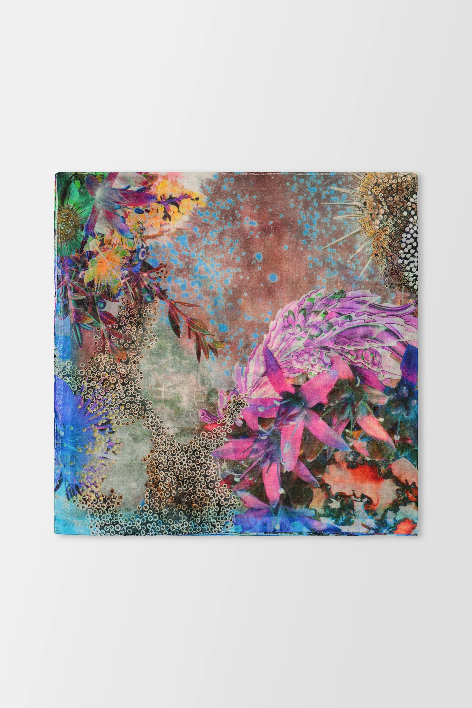 Christian Lacroix Oasis Atlantis Small - Image 2