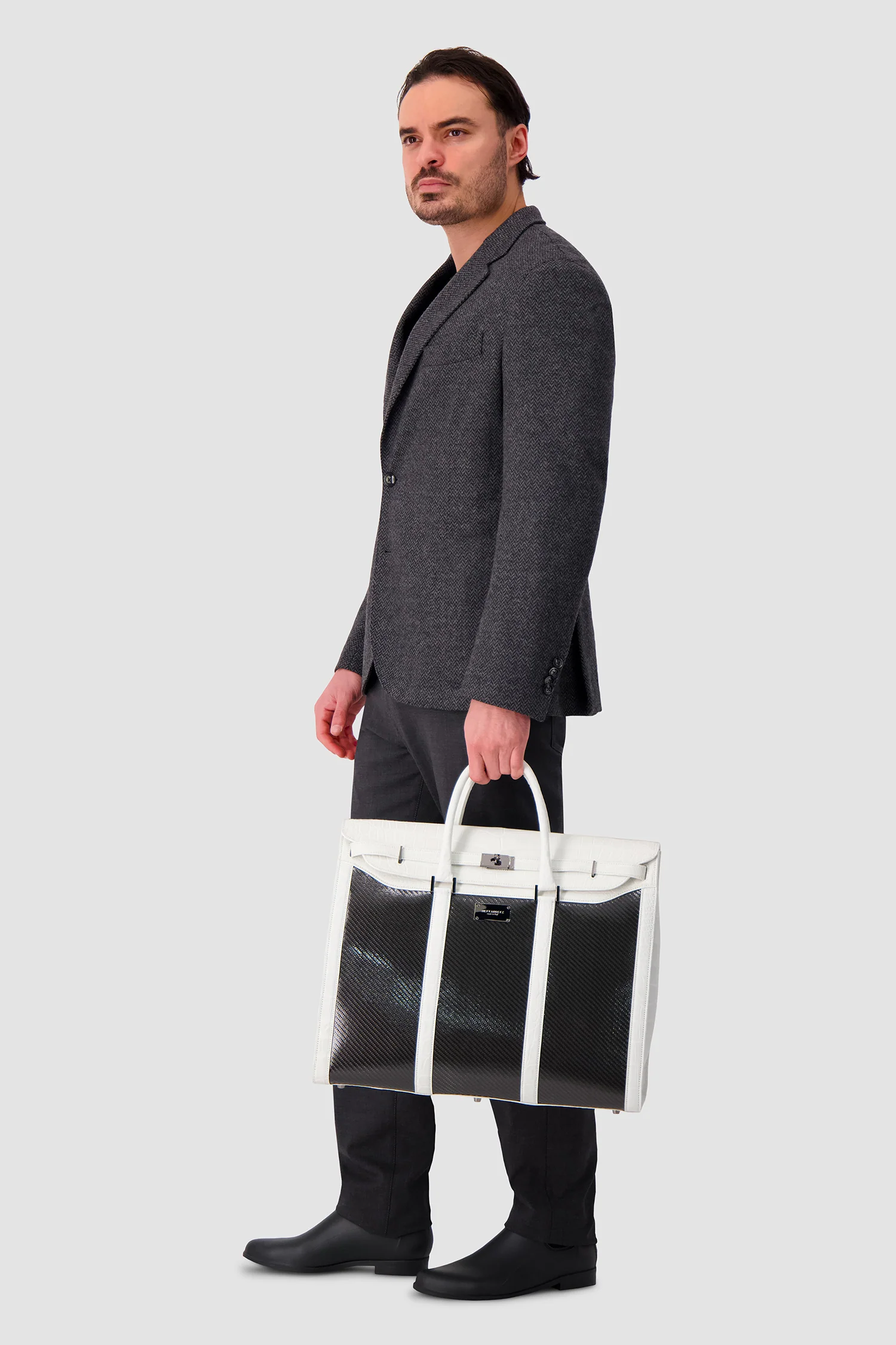 Hettabretz Alligator and Carbon Travel Bag - Image 9