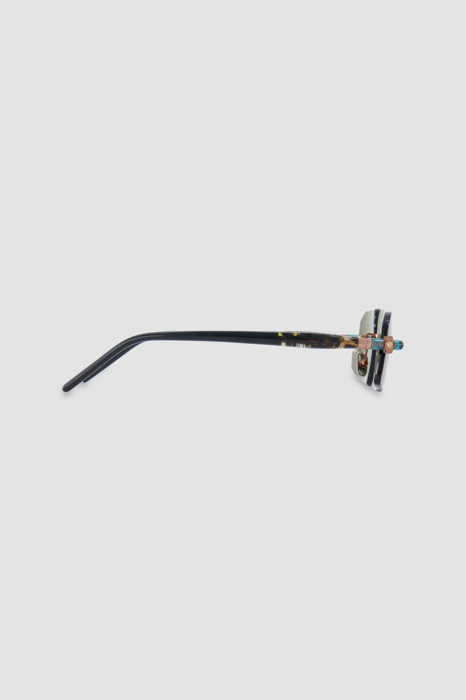 Kuboraum Black/Green Sunglasses - Image 3
