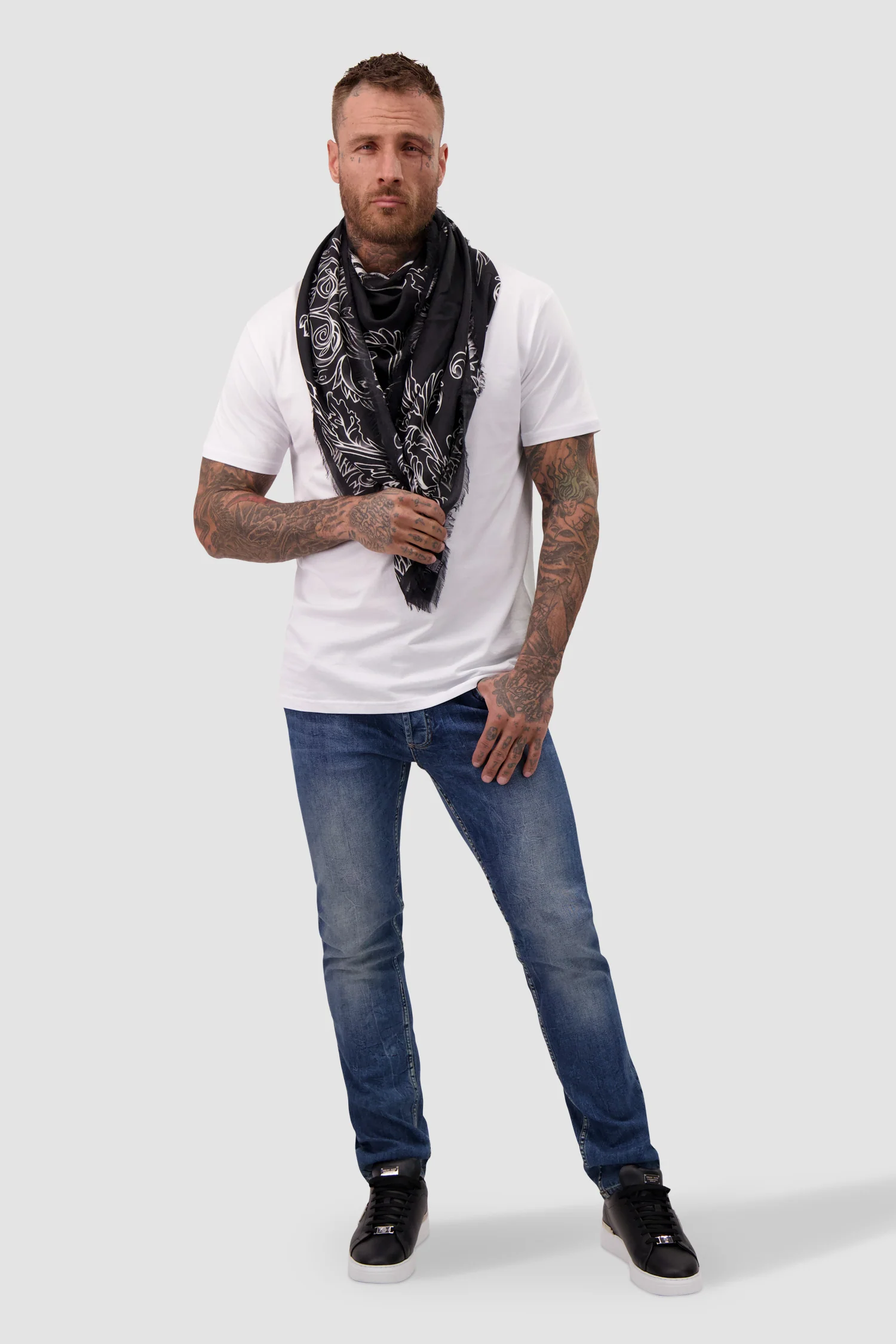 Philipp Plein Black Skull Scarf - Image 3