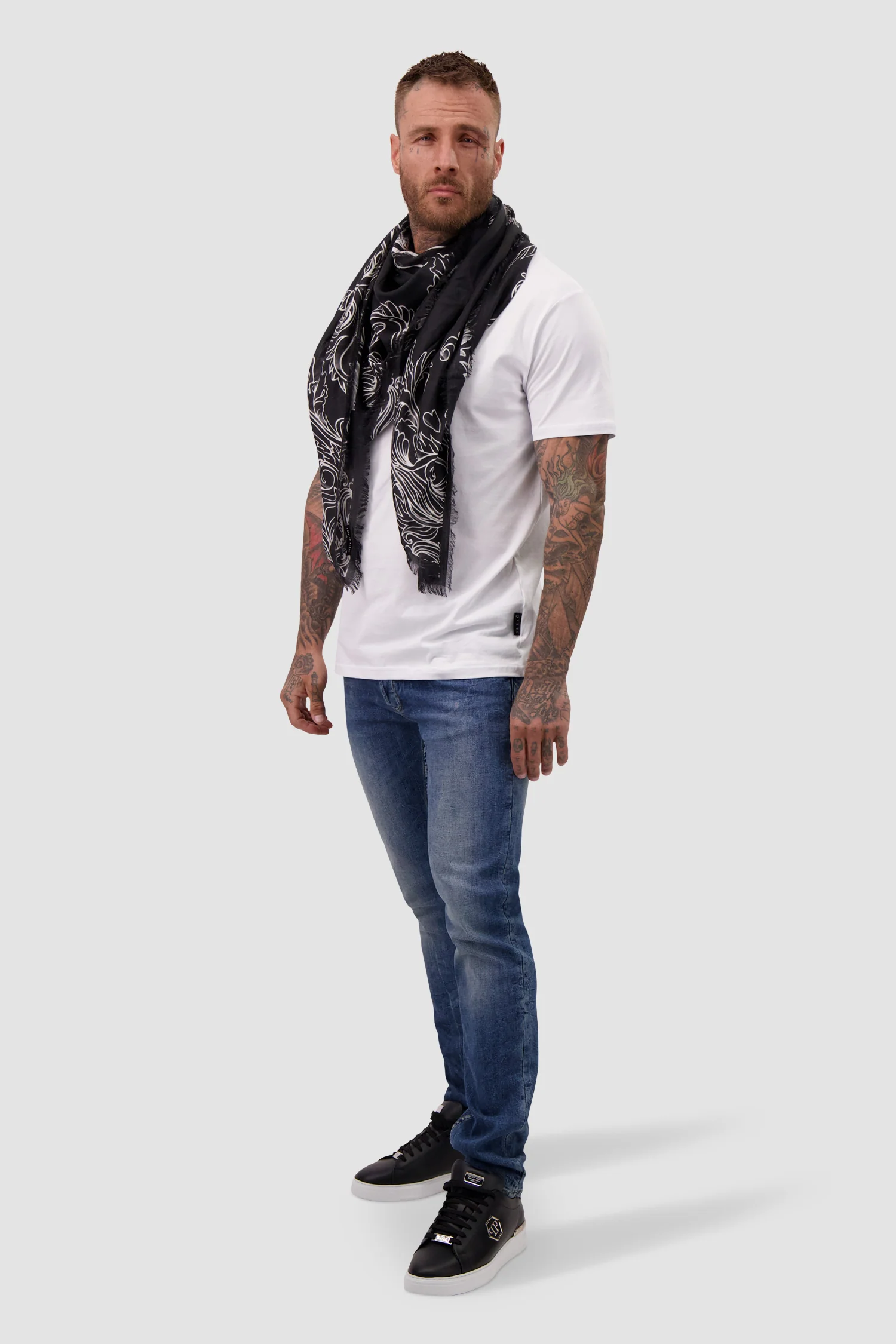 Philipp Plein Black Skull Scarf - Image 4