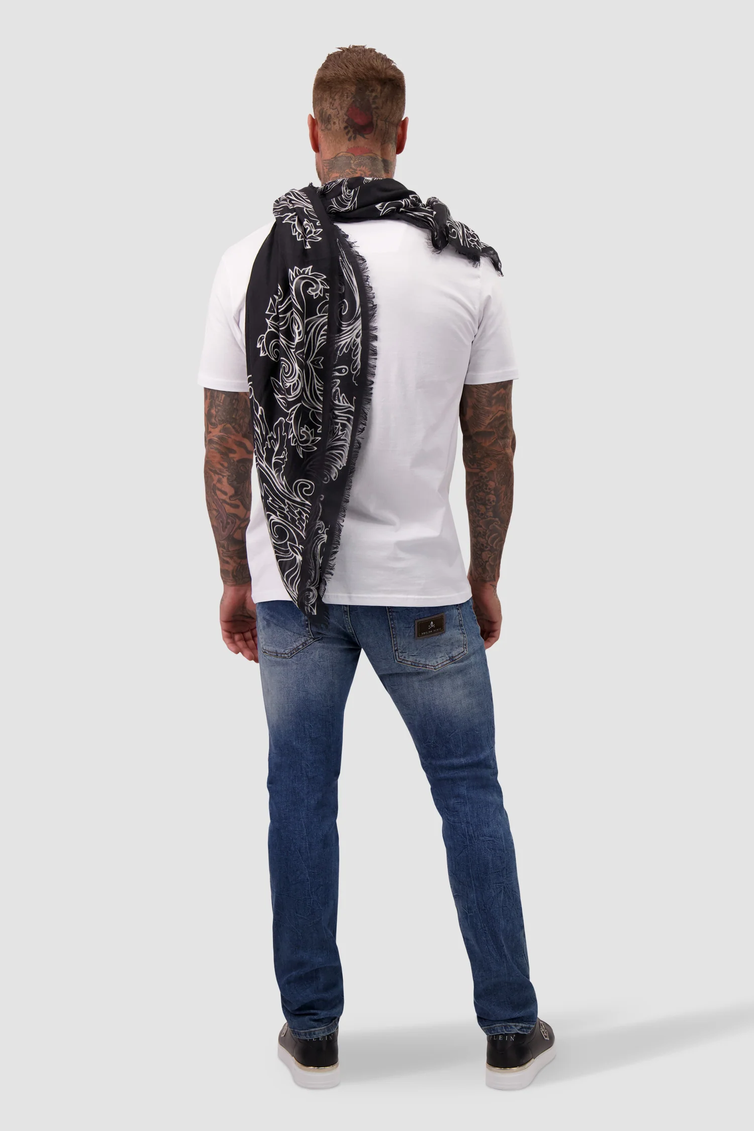 Philipp Plein Black Skull Scarf - Image 5