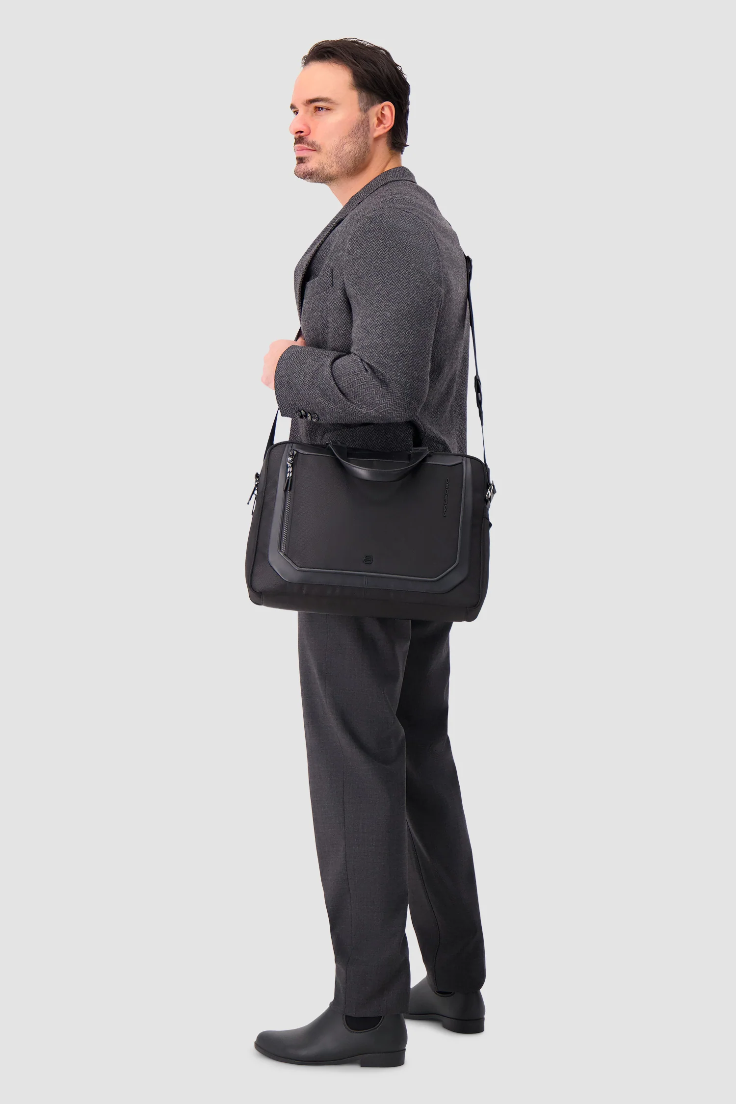 Piquadro Black 15.6" Laptop Bag - Image 10
