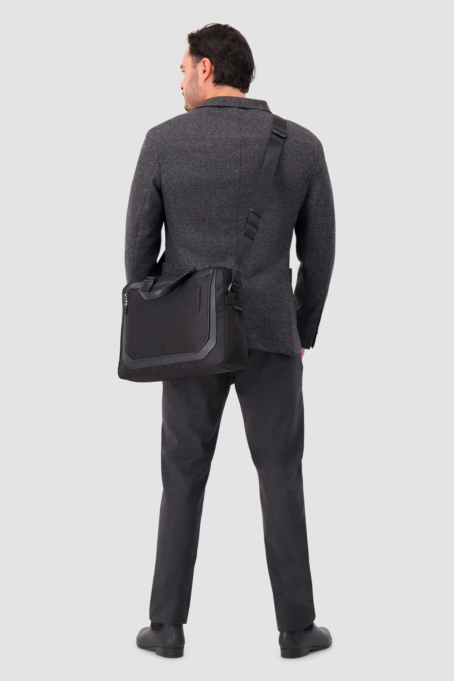 Piquadro Black 15.6" Laptop Bag - Image 11