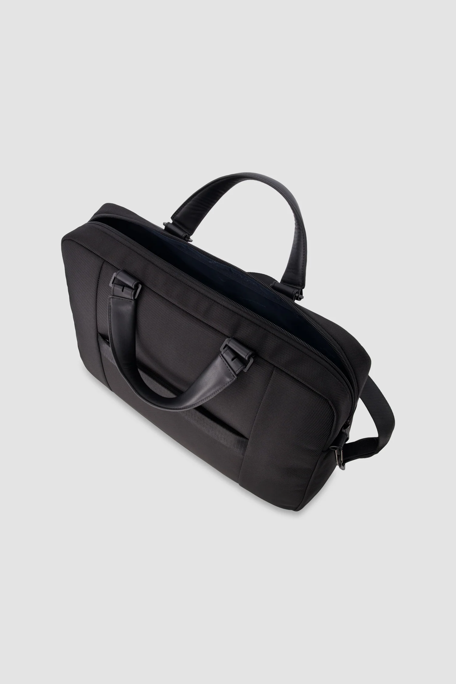 Piquadro Black 15.6" Laptop Bag - Image 4