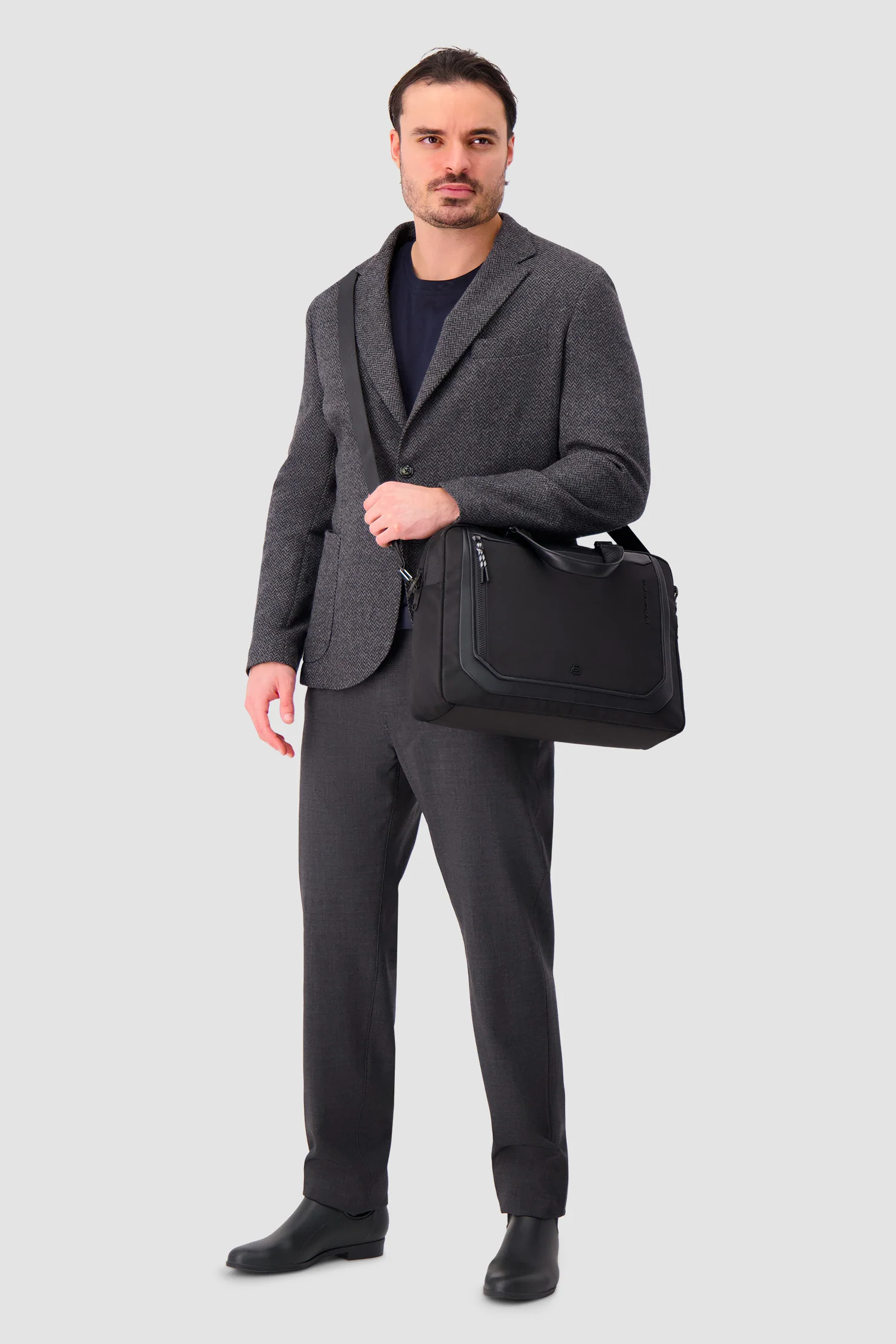 Piquadro Black 15.6" Laptop Bag - Image 9