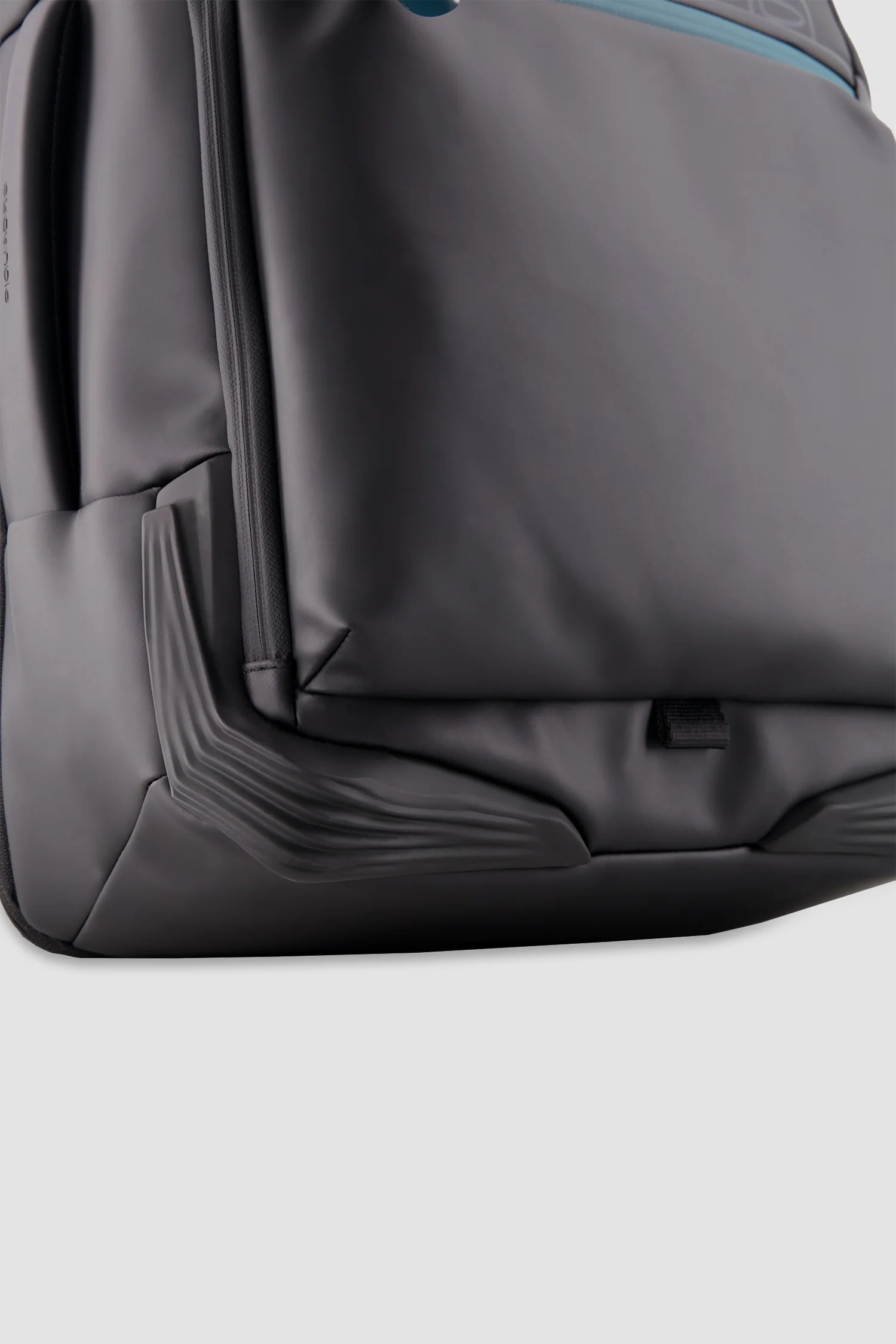 Piquadro Black Travel Laptop Backpack - Image 10