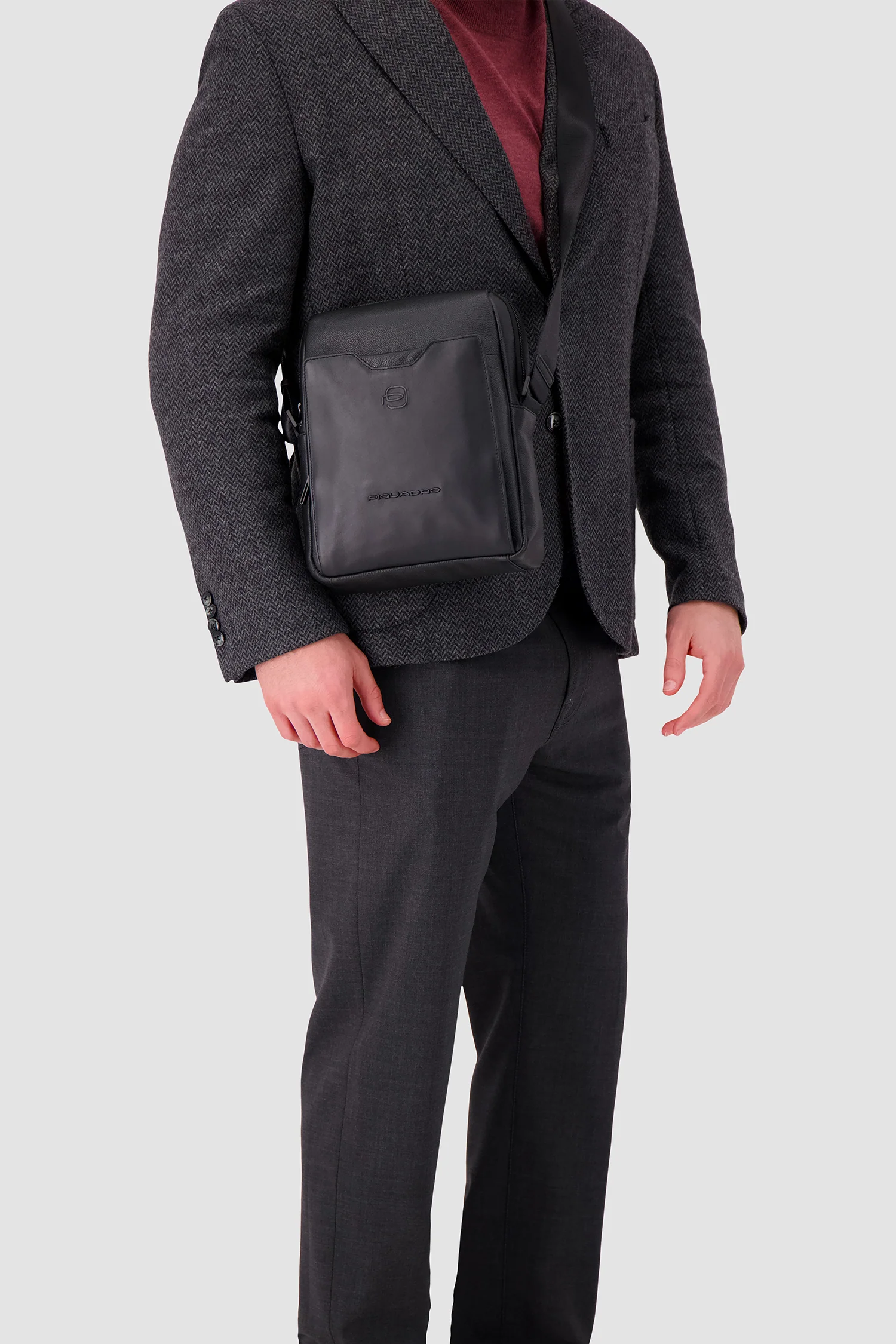 Piquadro Black Crossbody iPad Bag - Image 9