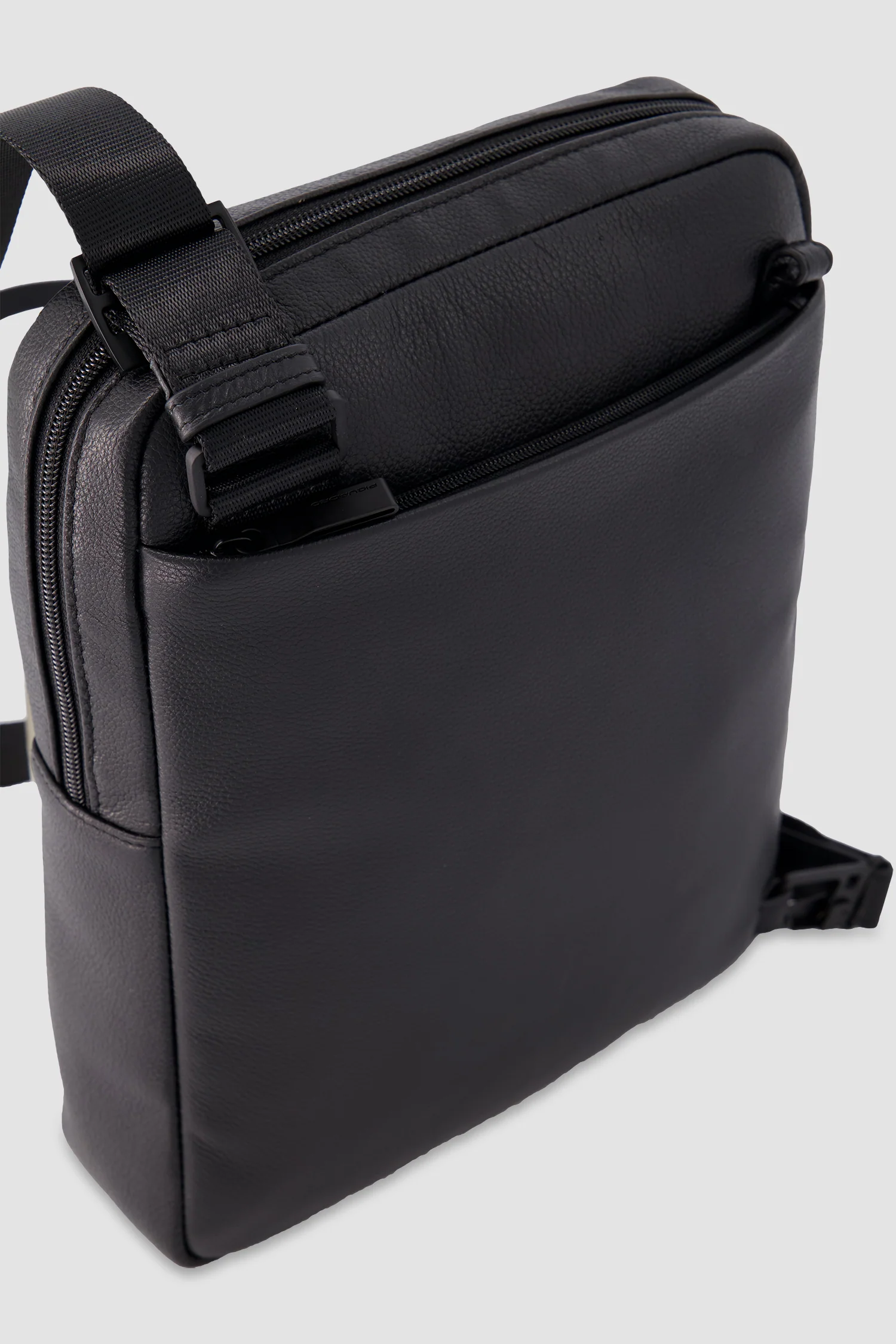 Piquadro Black Leather Crossbody Bag - Image 6