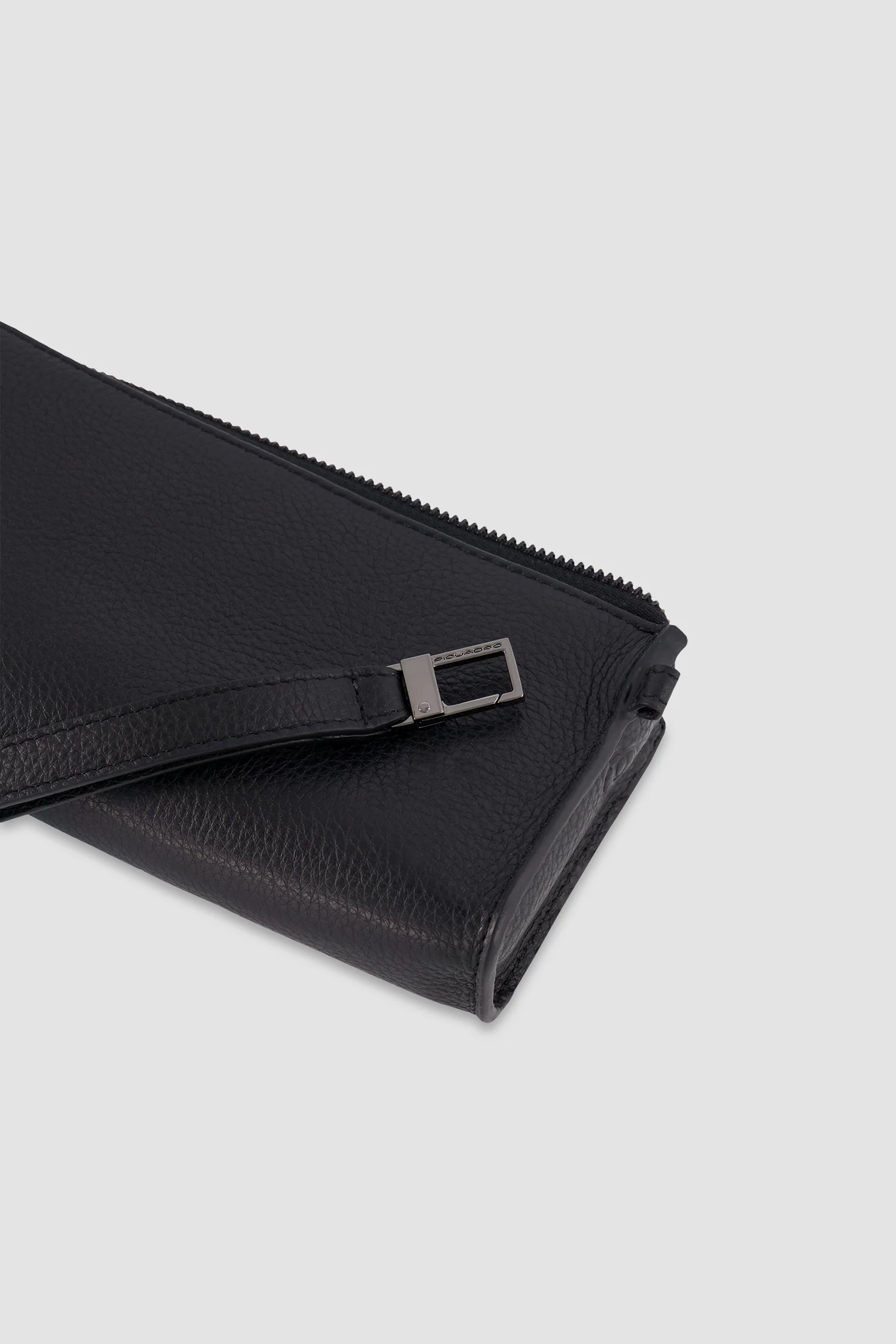 Piquadro Black Leather Pouchette - Image 5