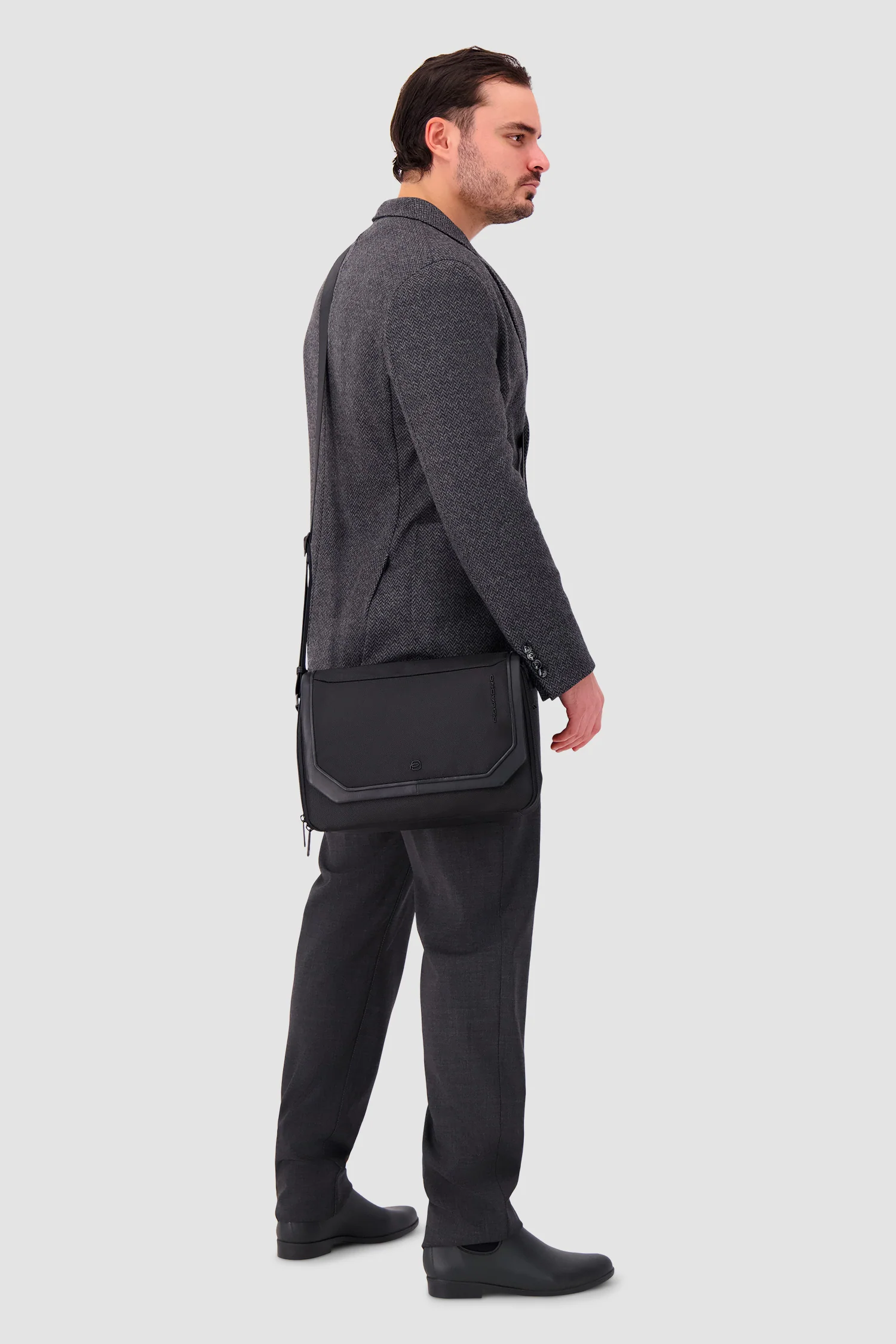Piquadro Black Messenger / iPad Bag - Image 10