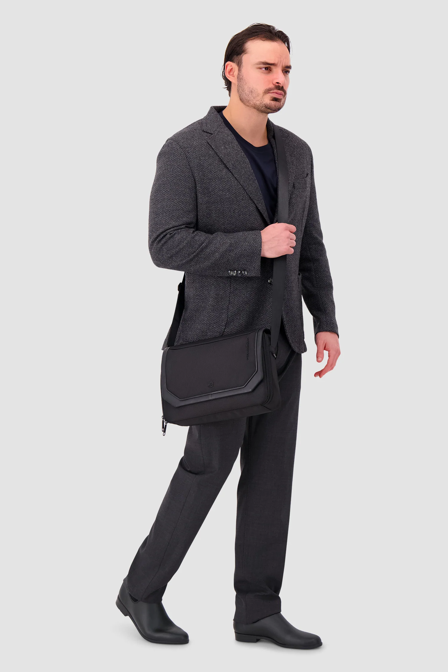 Piquadro Black Messenger / iPad Bag - Image 9