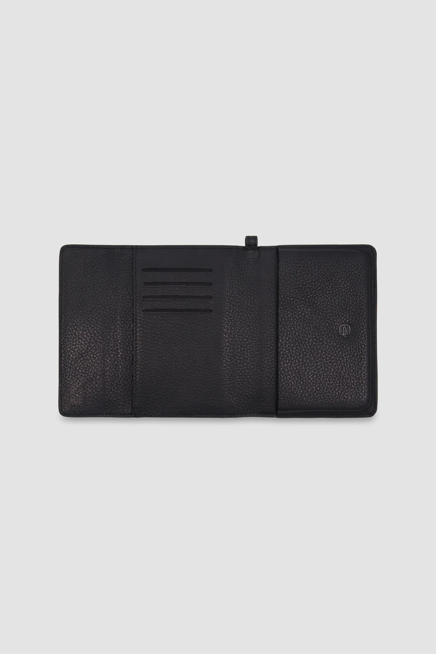 Piquadro Black Passport Holder - Image 4