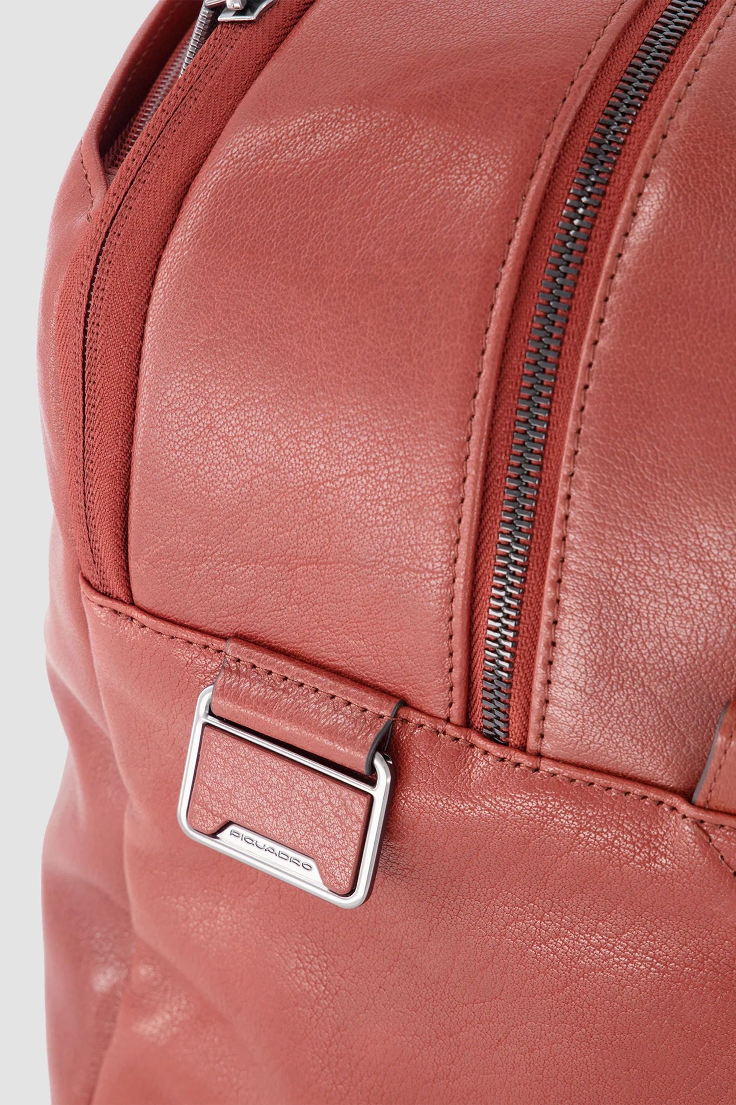 Piquadro Rust Duffel Bag - Image 8