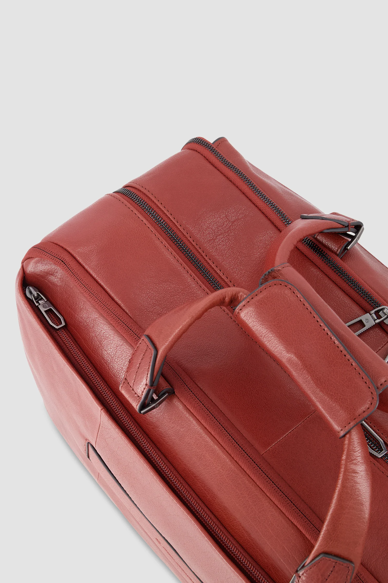 Piquadro Rust Duffel Bag - Image 9