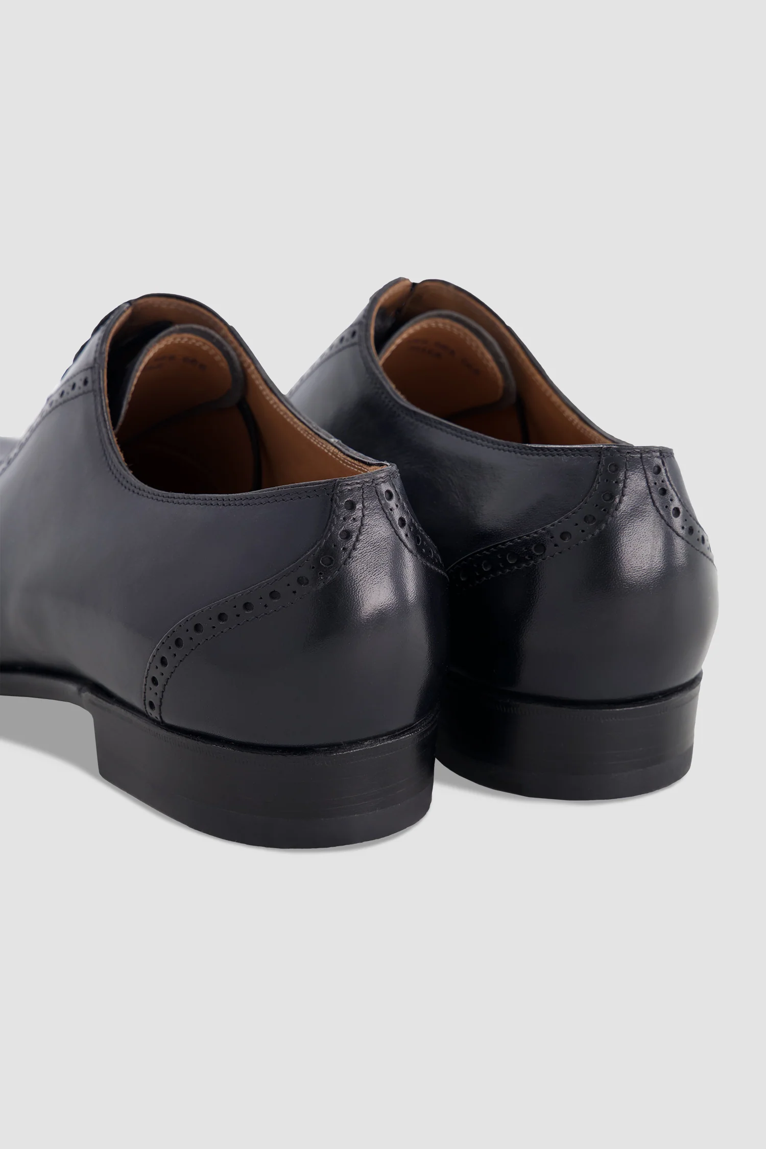 Oxford with Straight Toe Cap - Image 5