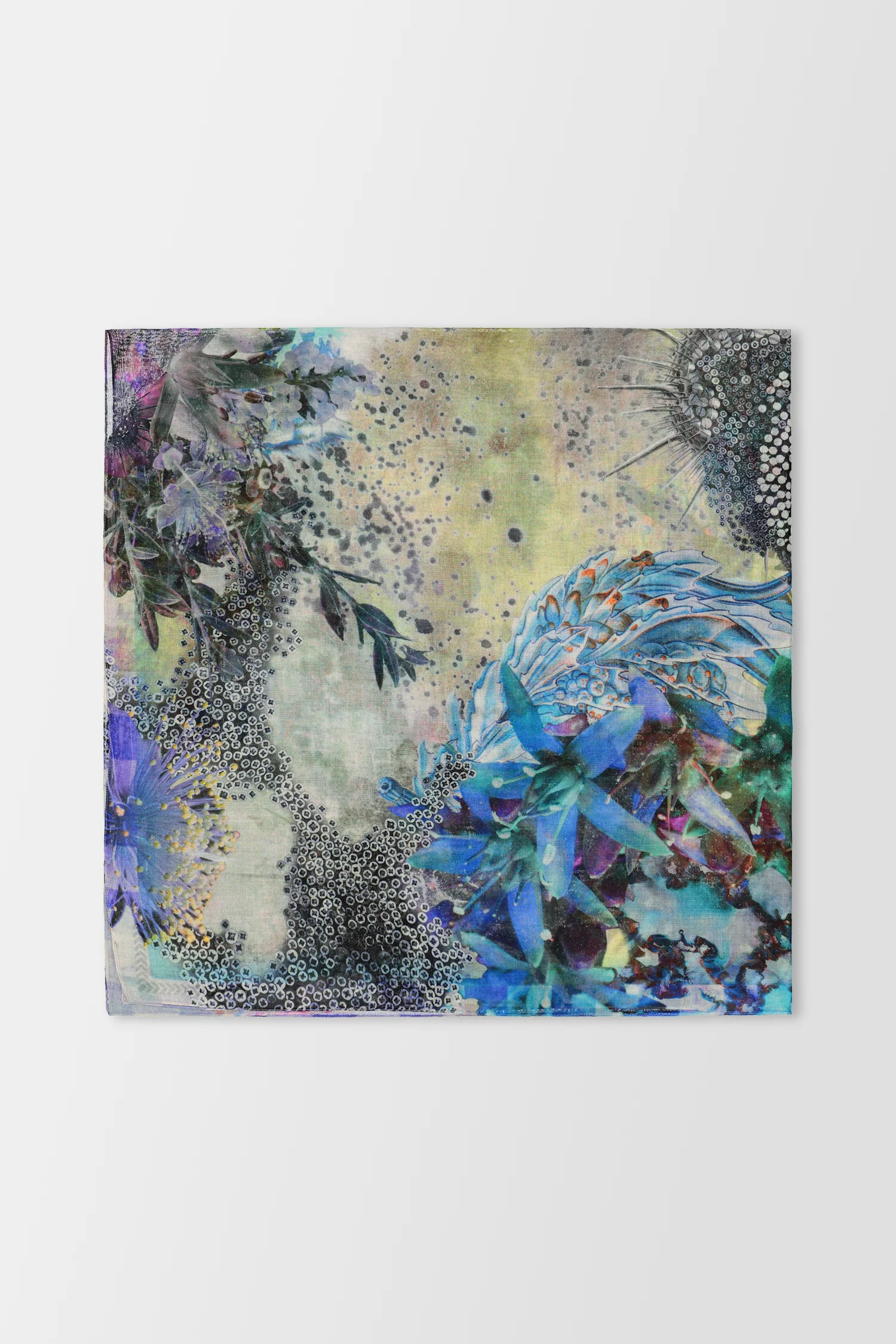 Christian Lacroix Oasis Atlantis Small - Image 2