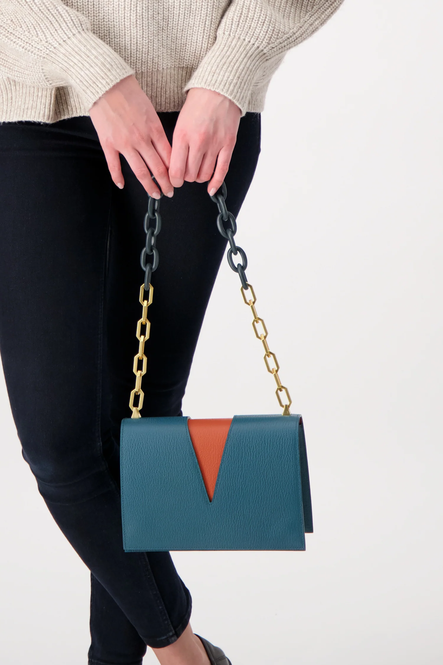 The Volon Forest V Chain Bag - Image 2